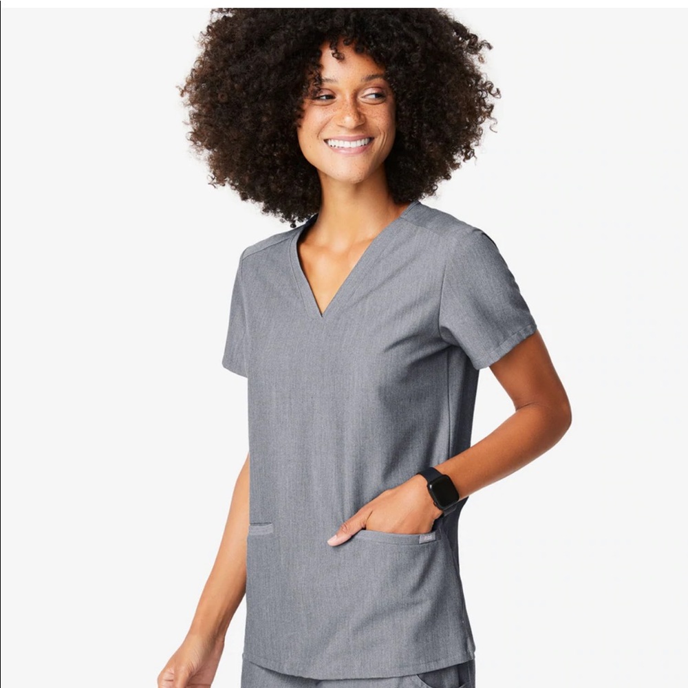 Figs Graphite Casma Scrub Top